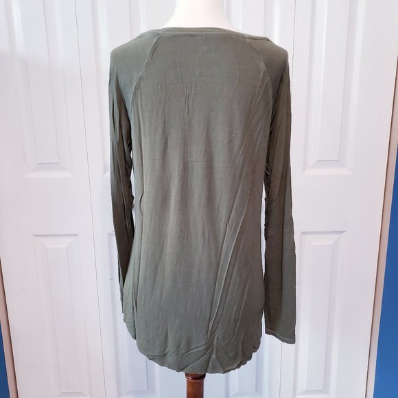 ☀️ 4/$25 … AE Soft and Sexy Tee - Picture 4 of 6